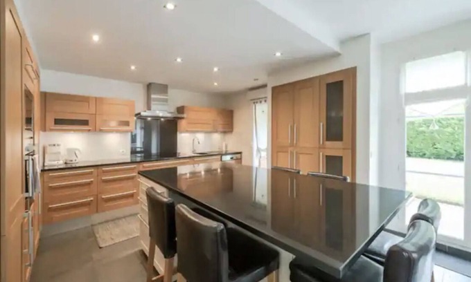 Magny-le-Hongre Cabin | Maison de Charme Proche Disn