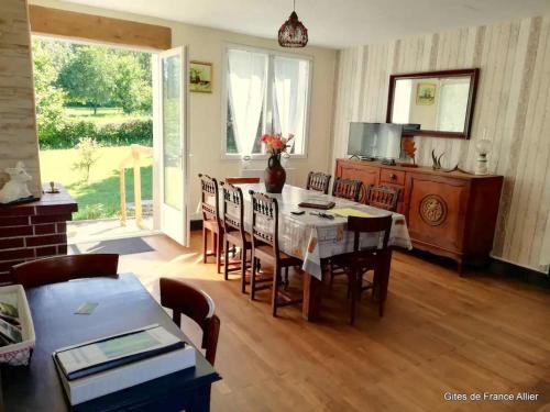 Couleuvre House | Maison de charme à Couleuvre avec jardin et terrasse - FR-1-489-284