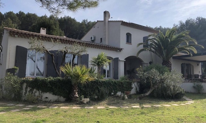 Jonquieres-Saint-Vincent Villa | Maison de Famille Superbe Vue, au Centre du Triangle Avignon Nimes et Arles