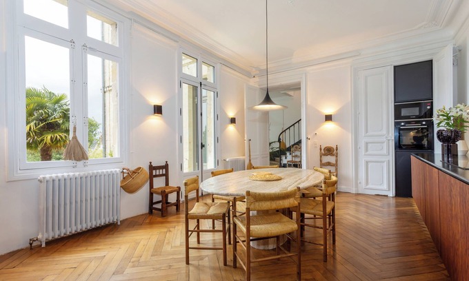 Vouvray House | Maison de Maître Charmante Avec Grand Jardin en Plein Coeur de Vouvray