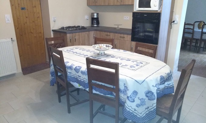 Bergerac House | Maison de Style Périgourdine Entourée de 6 Hectares de Prairies