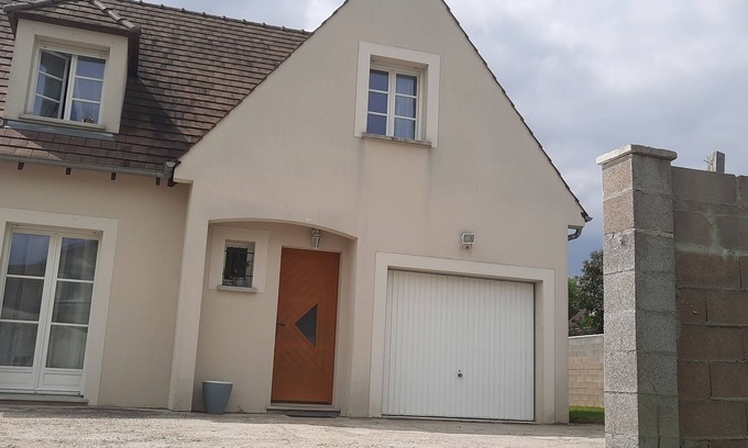 Soucy House | Maison de Vacances à Proximité de Paris 1h 20m Commune Calme Pour un bon Repos