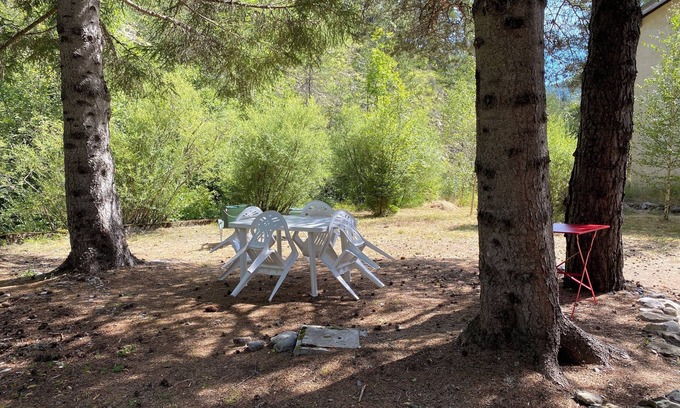 Verdaches House | Maison de Vacances Accueillante en Pleine Nature