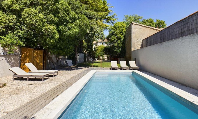 Mouries House | Maison de village à Mouriès avec piscine chauffée et jardin verdoyant, à 1 min des commerces - FR-1-599-69