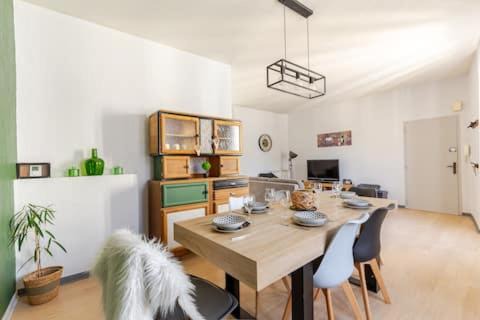 Lourdes Apartment | MAISON DE VILLE AVEC GARAGE ET TERRASSE