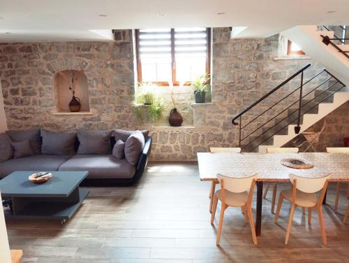 Balazuc House | Maison du Troubadour