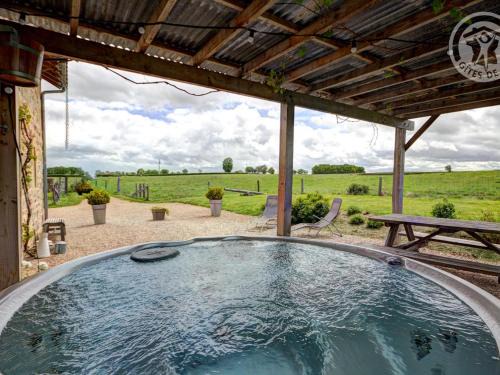 Saint-Forgeux-Lespinasse House | Maison en pierres et bois avec spa et sauna en pleine nature - FR-1-496-7