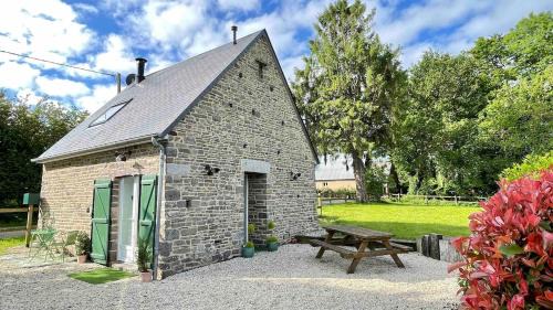 Le Tanu House | Maison en pierre à la campagne près de Champrepus