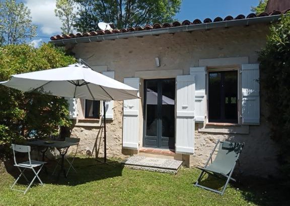 Auch House | Maison en pierre restaurée avec jardin