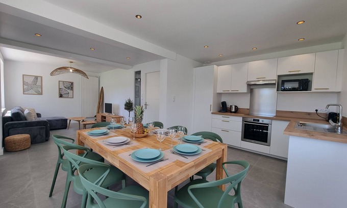 Saint-Jean-Trolimon House | Maison Familiale -10 Pers - La Torche - Parking - Draps et Serviettes Inclus