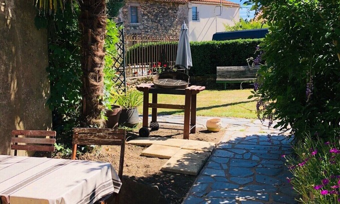 La Boissiere-de-Montaigu Cottage | Maison l'or du temps - Les Glycines gîte