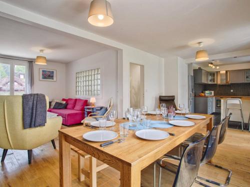 Merville-Franceville-Plage House | Maison familiale 8p avec jardin clos et accès plage à 650m - FR-1-788-17