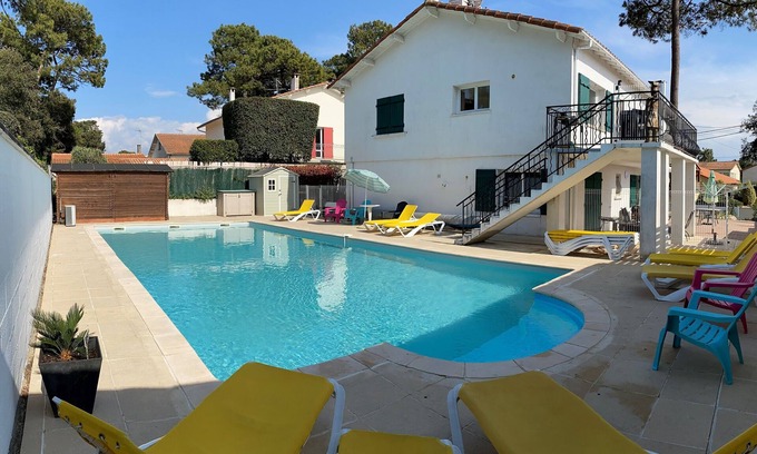 Saint-Georges-de-Didonne House | Maison Entiere 200 M² 12/15 Pers. Piscine Privee- 400m Plage Royan Parc - Calme