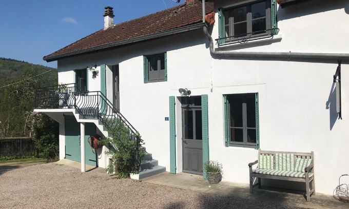 Lucenay-l'Eveque Apartment | Maison Jouvenaar Bas