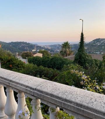 Saint-Andre-de-la-Roche House | Maison le Rêve