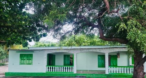 Antsiranana House | Maison les pieds dans l'eau (Ramena)