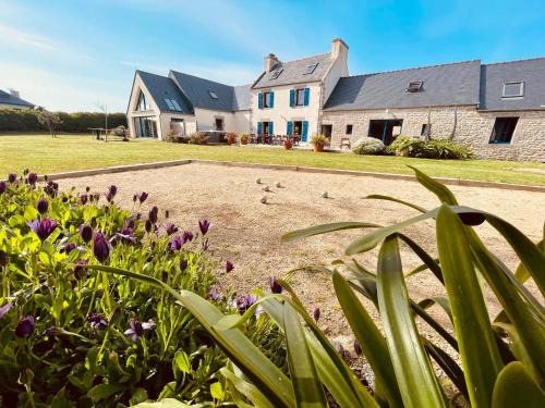 Kerlouan House | Maison Maillots et Bigorneaux, 15 pers, jacuzzi, 40m de la mer