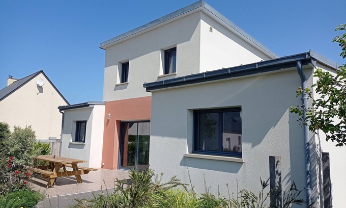 Plomodiern House | Maison Moderne à 5 Minutes des Plages