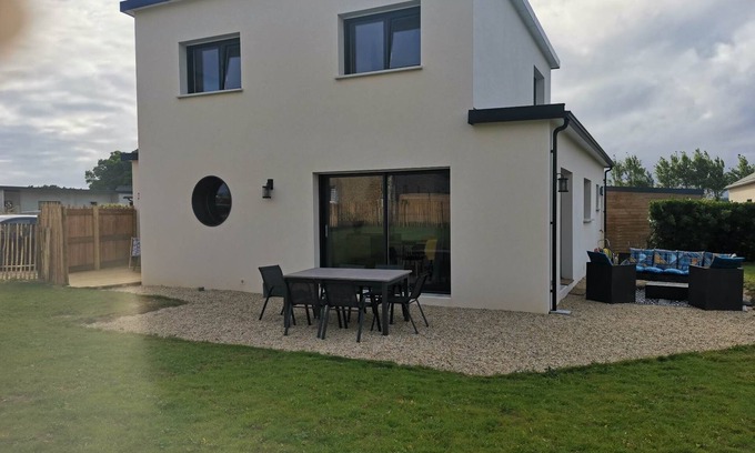 Cleder House | Maison Neuve 4 Chambres en Bord de Mer! Animaux Acceptés