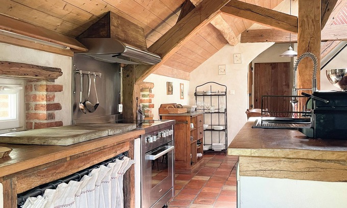 Combreux House | Maison piscine & tennis partagés