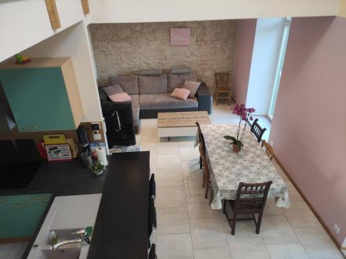 Neufchateau Apartment | Maison Proche Gare