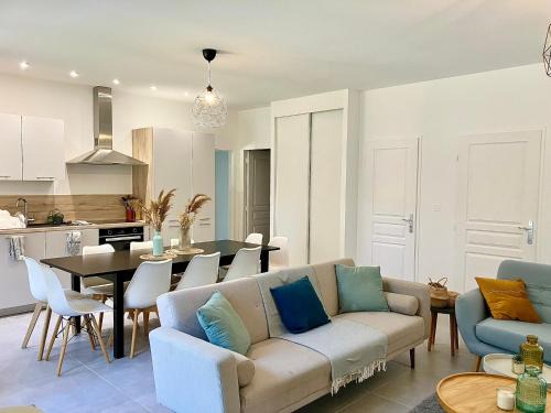 Brindas Villa | Maison rénovée 12 pers 15mn de Lyon,35mn Eurexpo