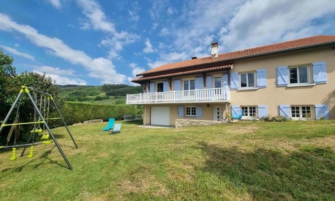 Saint-Georges-en-Couzan House | Maison spacieuse avec jardin et vue panoramique - Animaux acceptés - FR-1-496-291