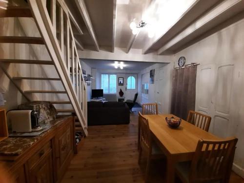 Chambon-le-Chateau House | Maison spacieuse avec jardin à Bel-Air-Val-d'Ance