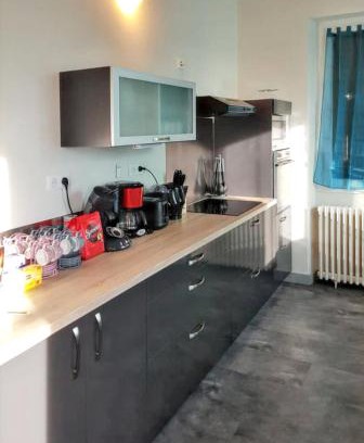 Montsalvy House | Maison spacieuse à Montsalvy avec grand jardin et terrasse