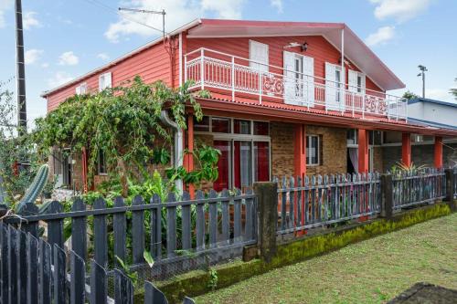 Saint-Andre House | Maison spacieuse et charmante a Saint Andre Jardin cloture