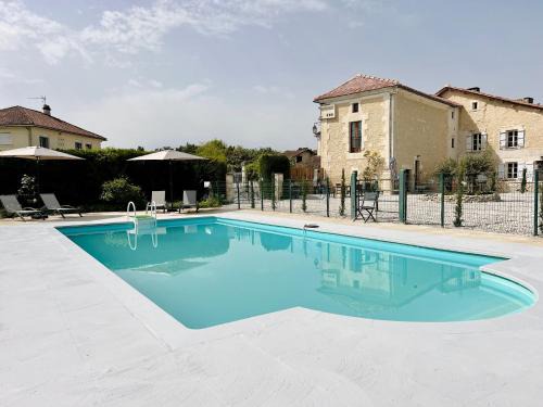 Cherval House | Maison Toile Moss