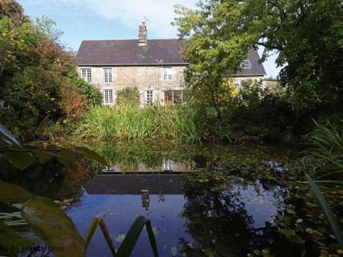 Tinchebray-Bocage House | Maison traditionnelle avec jardin, animaux admis, wifi, à Saint Cornier des Landes - FR-1-497-154