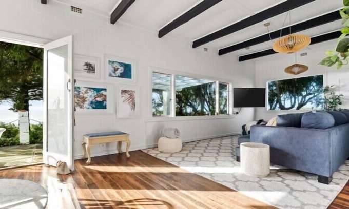 Augusta House | Maizies View - A Hidden Gem - Maizies View - Lovingly renovated 1950s character home with a view