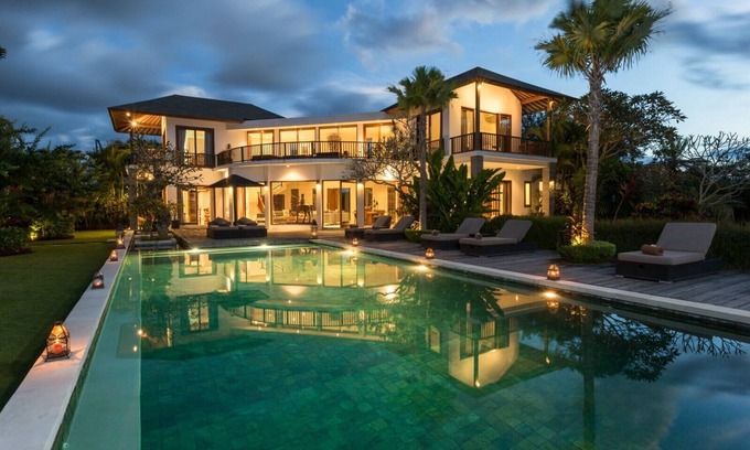 Taman Griya Villa | Majestic 6BR Villa Located In Jimbaran - W/HUGE Swimming Pool!