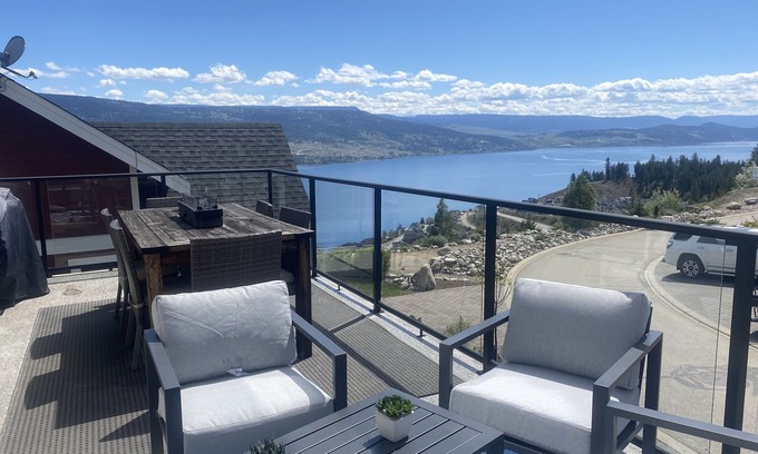 Central Okanagan Cottage | Majestic Mountainside cottage on Lake Okanagan