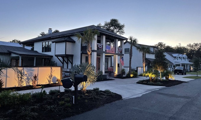 Demere Park House | Make Memories - hot tub, pool, beaches, putting green, fire pit…