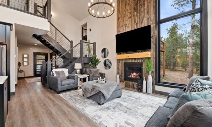 Deadwood House | Make Time Lodge- Clubhouse Access, Outdoor fireplace/Seating, Hot Tub, & Garage