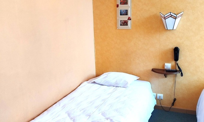 Digne-les-Bains Hotel | Making The Best Memories Along The Way! Triple Room, Free Parking!