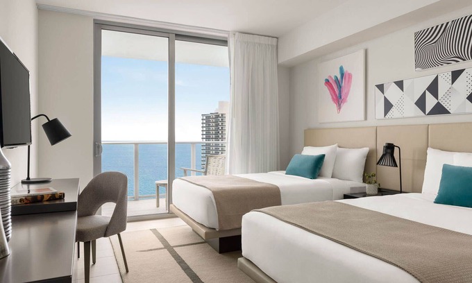 Hollywood South Central Beach Hotel | Making The Best Memories Along The Way! Pool, Kitchen