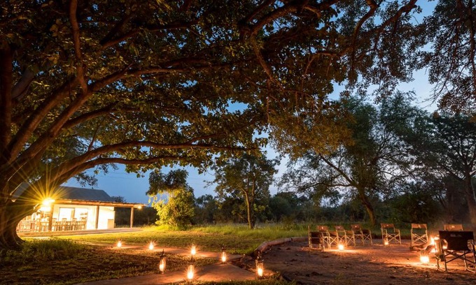 Thorny Bush Game Reserve Cabin | Makuwa Safari Lodge