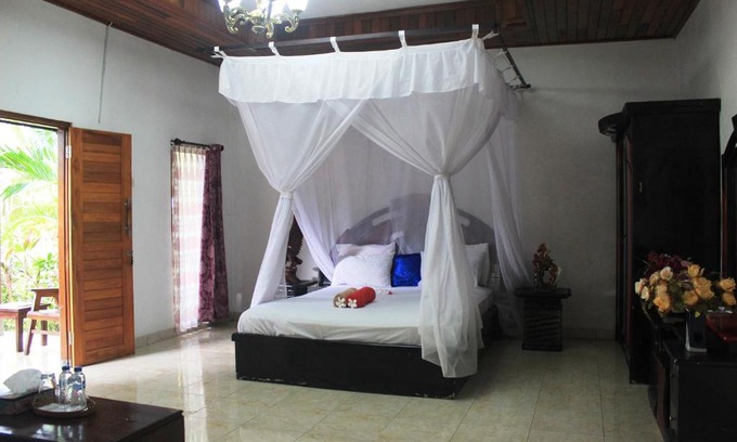 Pemuteran House | Mami Inn Menjangan