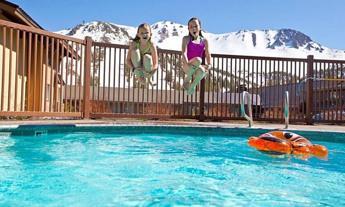 Mammoth Lakes Apartment | Mammoth Mountain Inn provides flawless service and all the necessary facilities for visitors .