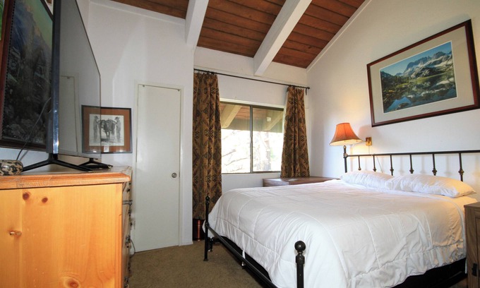 Mammoth Lakes Condo | Mammoth Ski & Racquet Club 042