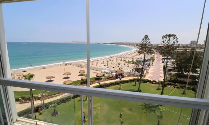 Al-Muntazah Apartment | Mamoura Private Beach & Luxury Chalet