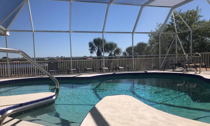 Englewood House | Manasota Key Beach Home with Private Beach Access
