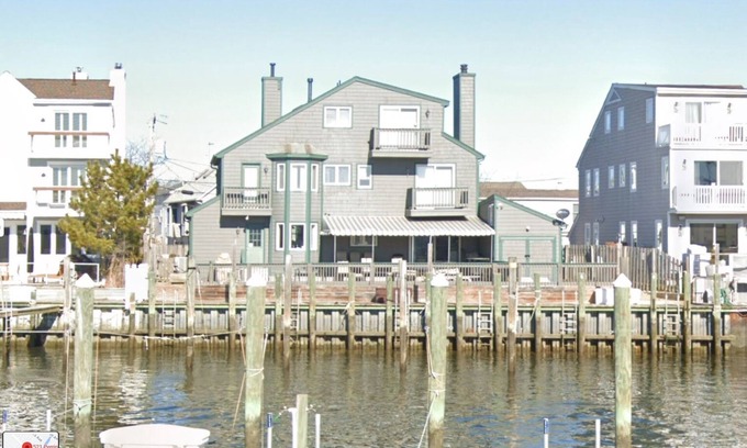 Manasquan House | Manasquan Large Waterfront Summer Season House Rental