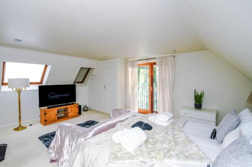 Louth House | Manby Louth 5BR Home 3Bath Parking WiFi