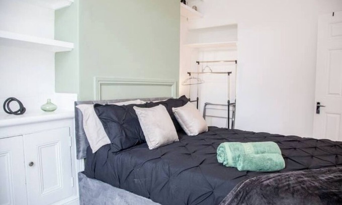 Rusholme House | Manchester 3BR House | Contractor | Hospital | Uni