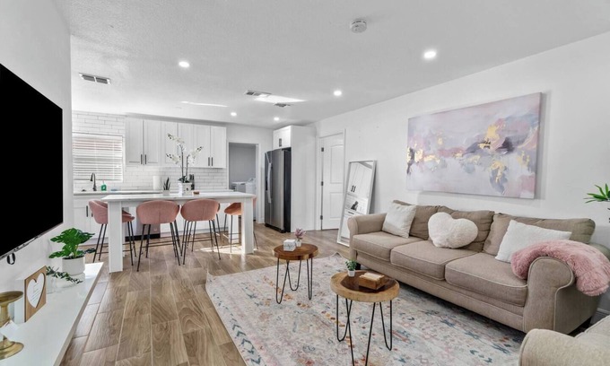 Sun Bay South House | Manhattan- A clean, modern 4-bedroom home in the heart of South Tampa. Sleeps up to 10, with a fenced backyard, BBQ grill, and firepit. Great for families, groups, or work stays. Minutes to Picnic Island Park, downtown Tampa, and the beaches.n