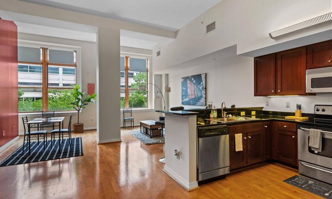 Downtown Condo | Manhattan Style Condo in Downtown Norfolk